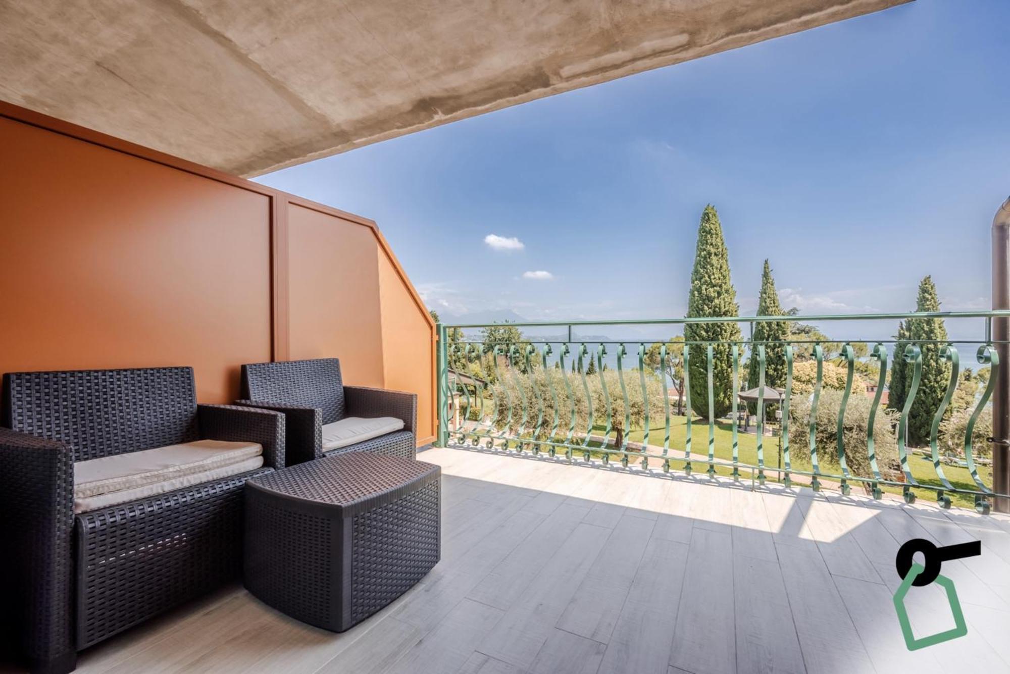 Hotiday Apartment Collection - Desenzano Desenzano del Garda Exterior photo