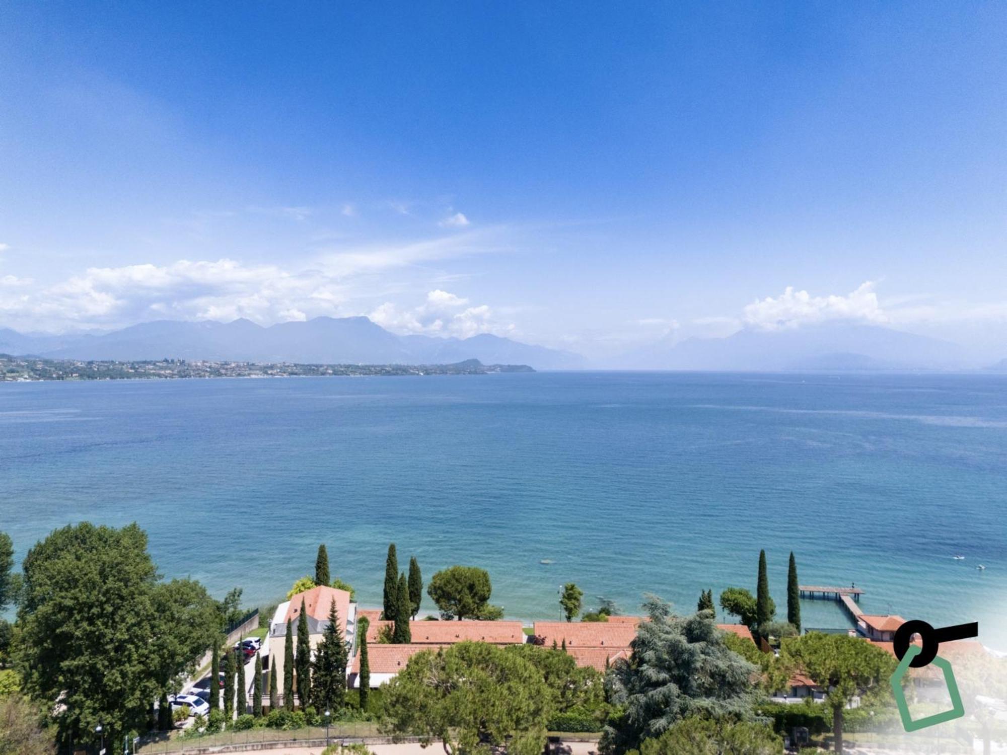Hotiday Apartment Collection - Desenzano Desenzano del Garda Exterior photo